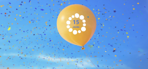 Luftballon mit 15 Jahre Logo von Europa macht Schule