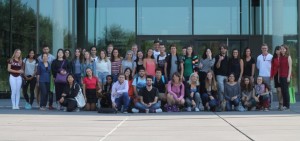 Gruppenbild der Lokalen Erasmus+ Initiative der Fachhochschule Bielefeld während einer Sonderaktion zur Integration von Geflüchteten.