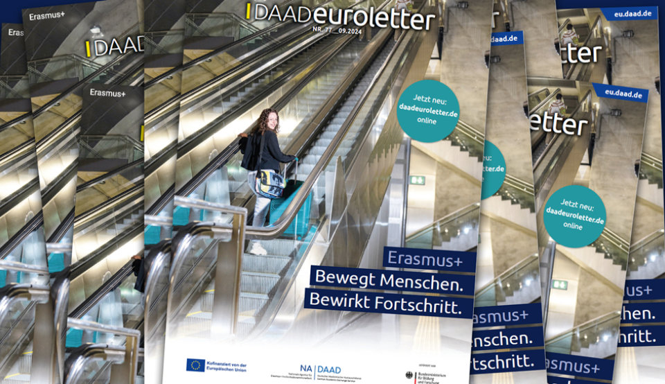 Mehrere Ausgaben des Printmagazins DAADeuroletter 77 über- und nebeneinander